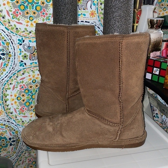10 women’s bearpaw tan winter boots - Picture 4 of 5